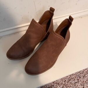 Universal Thread Brown Ankle Boots